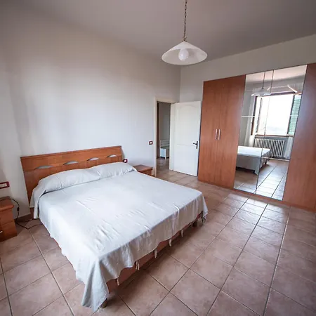 Boccaccio With Livable Terrace And View דירה