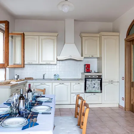 דירה Boccaccio With Livable Terrace And View מוטספרטולי