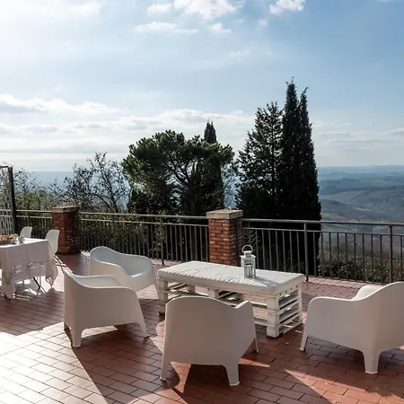 Boccaccio With Livable Terrace And View * מוטספרטולי